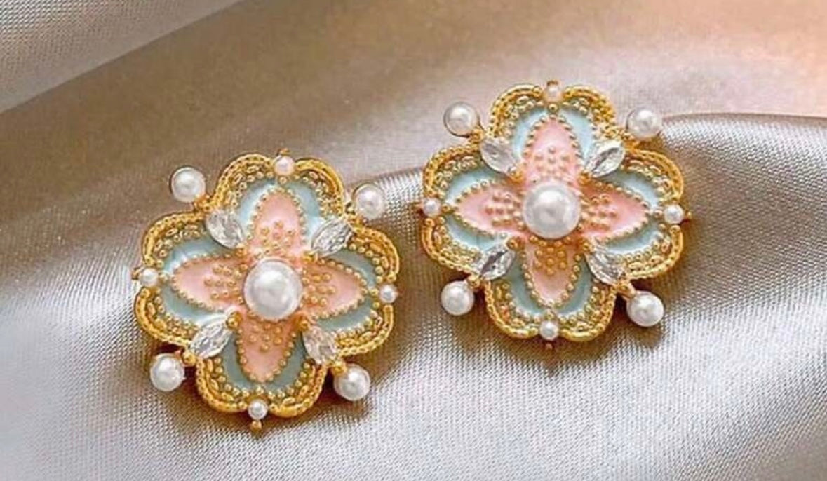 Vintage pearl earrings