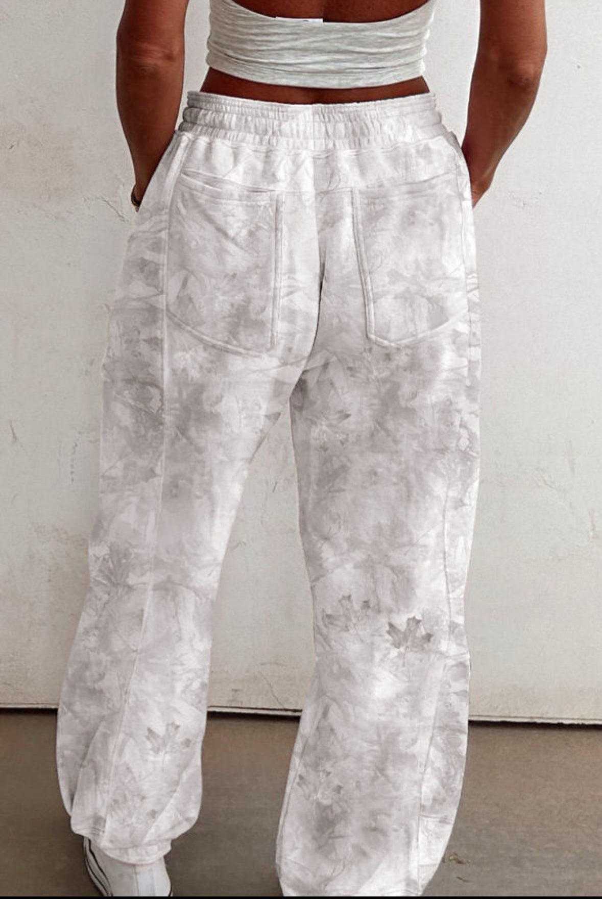 Baggy camo drawstring joggers